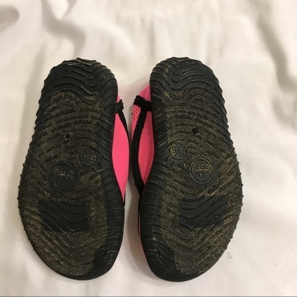 Wonder Nation Kids Pink and Black Swim Shoes-Size 5/6 - Picture 3 of 4